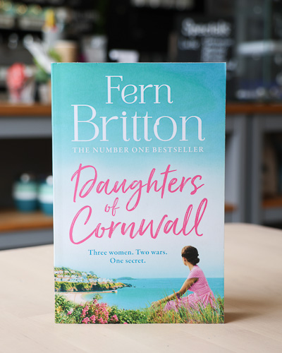 An image of the book cover for Daughters of Cornwall by Fern Britton