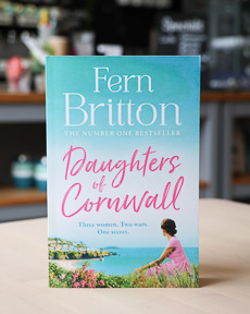 An image of the book cover for Daughters of Cornwall by Fern Britton