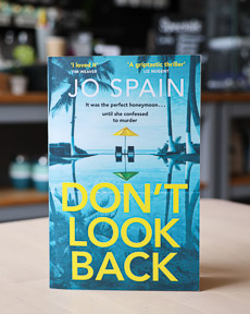 An image of the book cover for Don't Look Back by Jo Spain