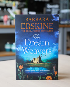 An image of the book cover for The Dream Weavers by Barbara Erskine